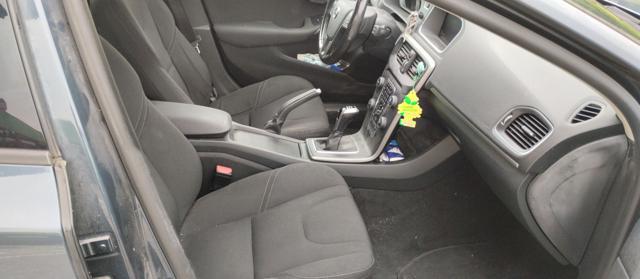 VOLVO V40 D2 Business