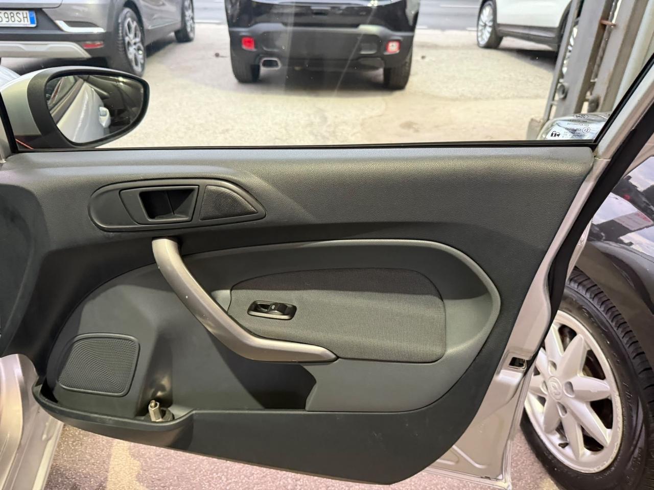 Ford Fiesta 1.4 5 porte Bz.- GPL Titanium