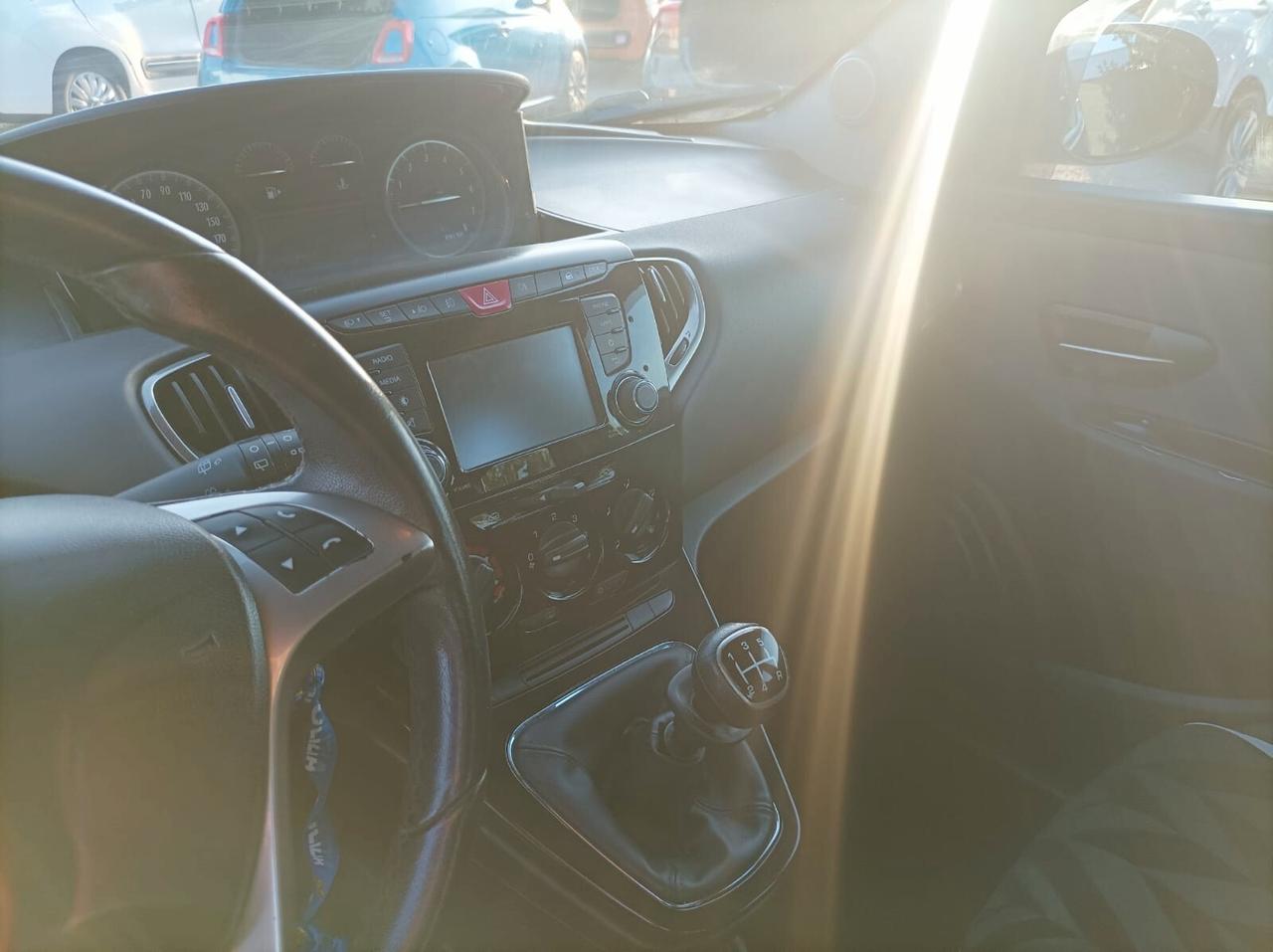 Lancia Ypsilon 1.2 69 CV 5 porte GPL Ecochic Platinum