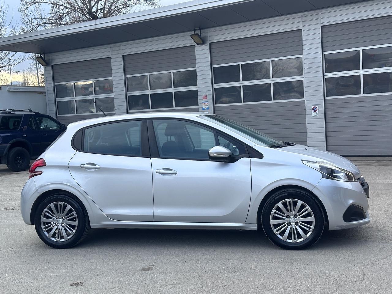 Peugeot 208 PureTech 82 5 porte Allure solo 103mila km