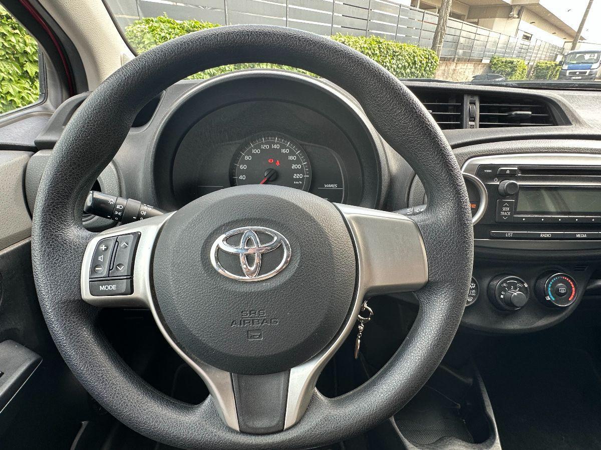 TOYOTA - Yaris - 1.0 5 porte Lounge