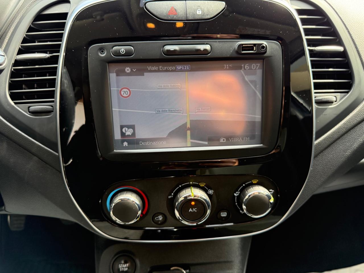 Renault Captur TCe 12V 90 CV Life - OK Neopatentati