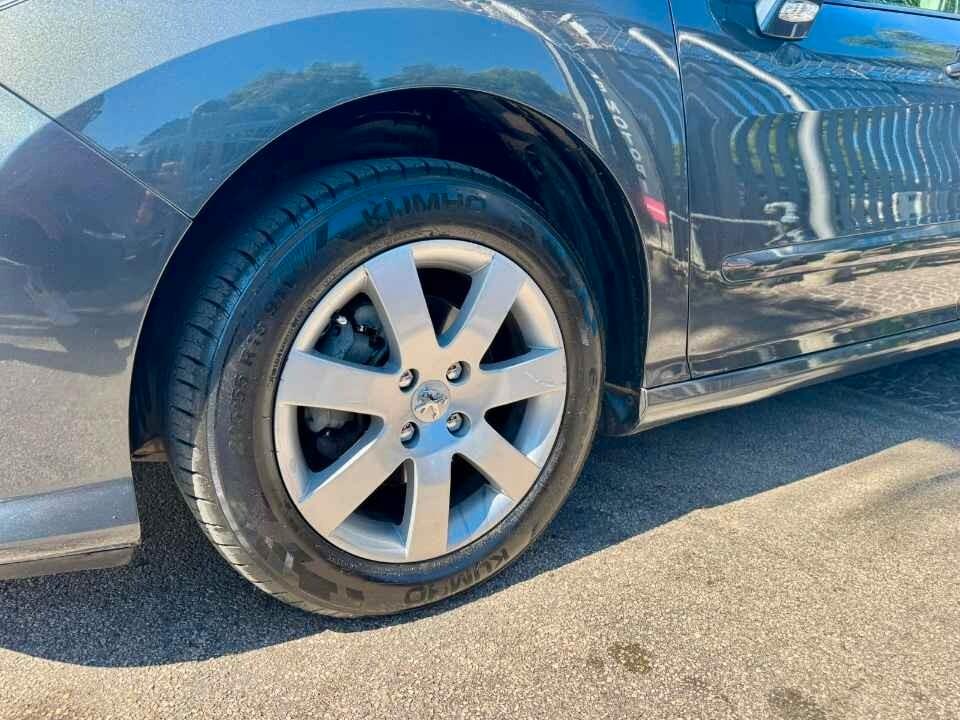 Peugeot 308 1.6 HDi 110CV 7 POSTI