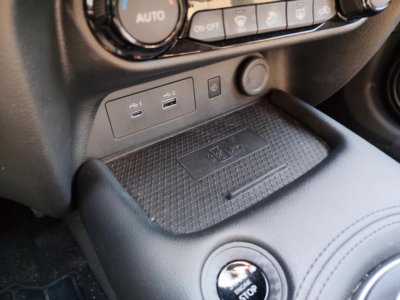 Nissan Juke 1.0 DIG-T 114 CV DCT N-Connecta