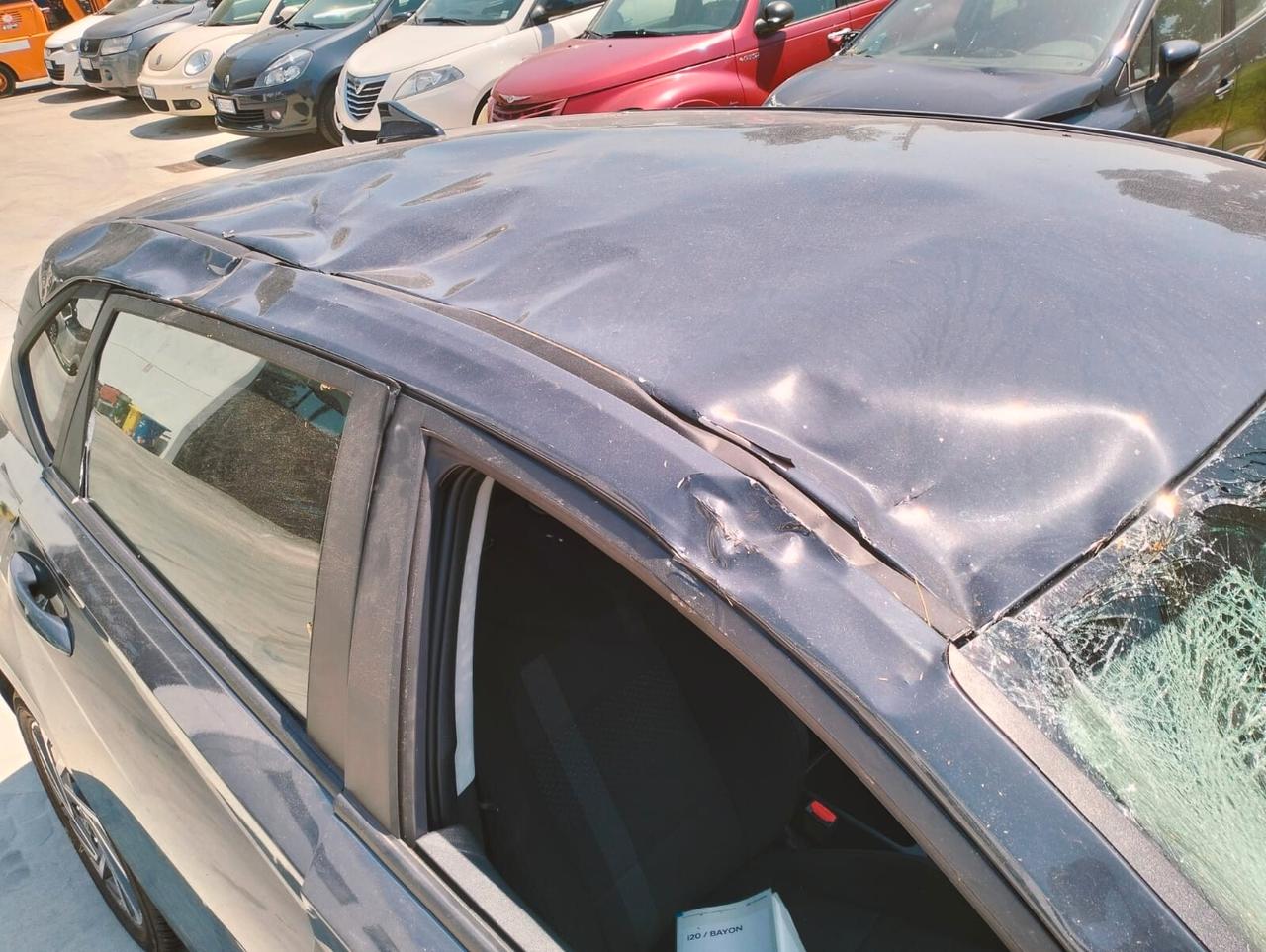 Hyundai i20 1.2 MPI - SINISTRATA -