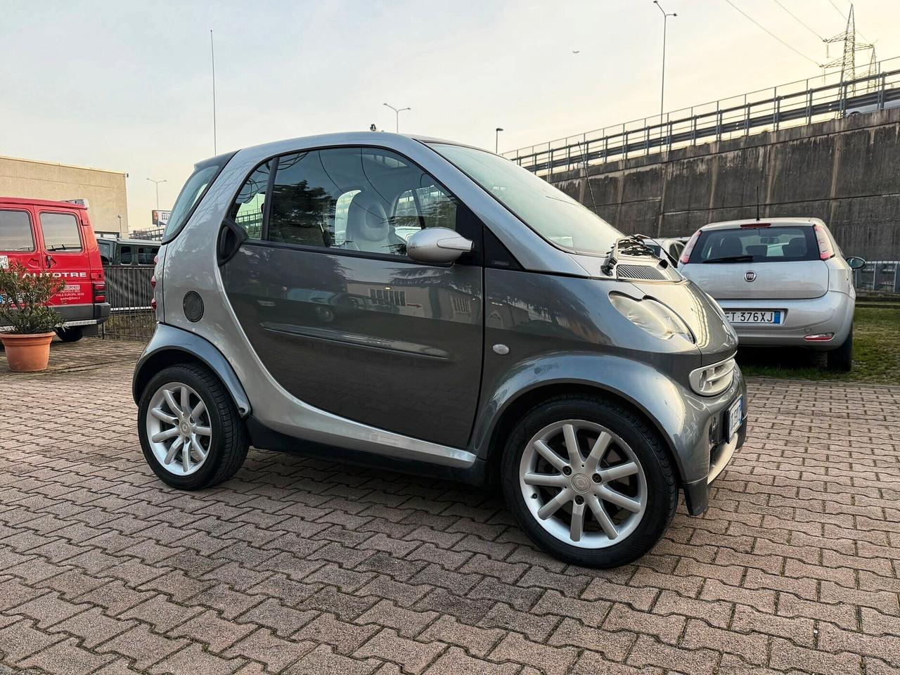 Smart ForTwo 700 coupé OK NEOPATENTATI TETTO PANORAMICO