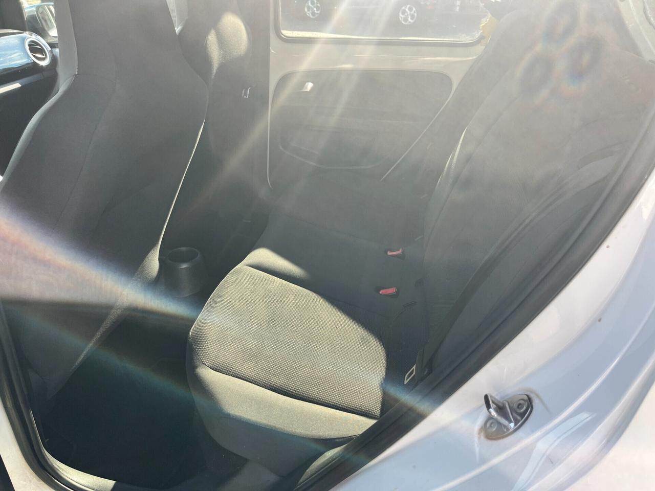 Volkswagen up! 1.0 75 CV 5p. high