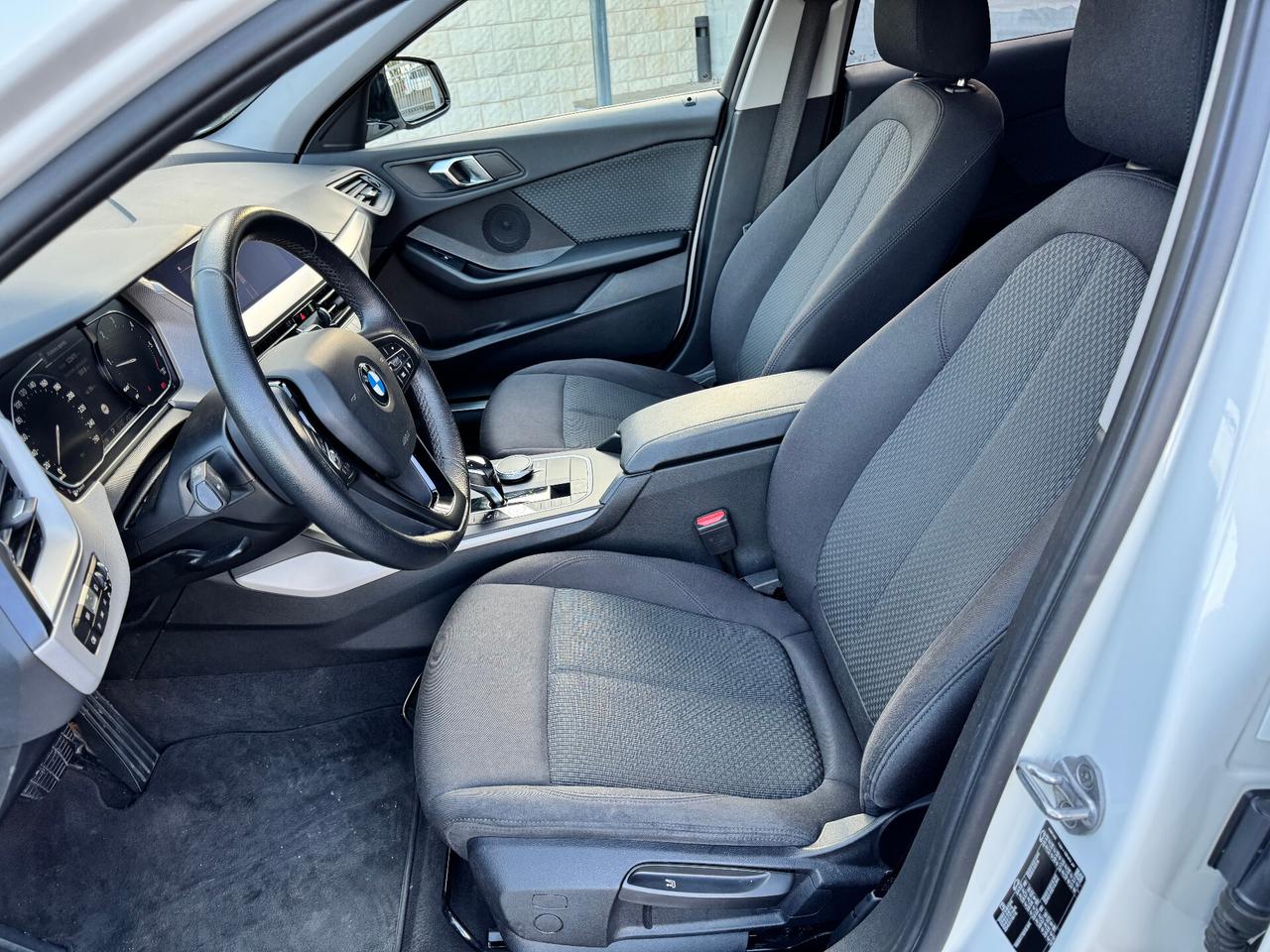 Bmw 118 118d 5p. Business Advantage