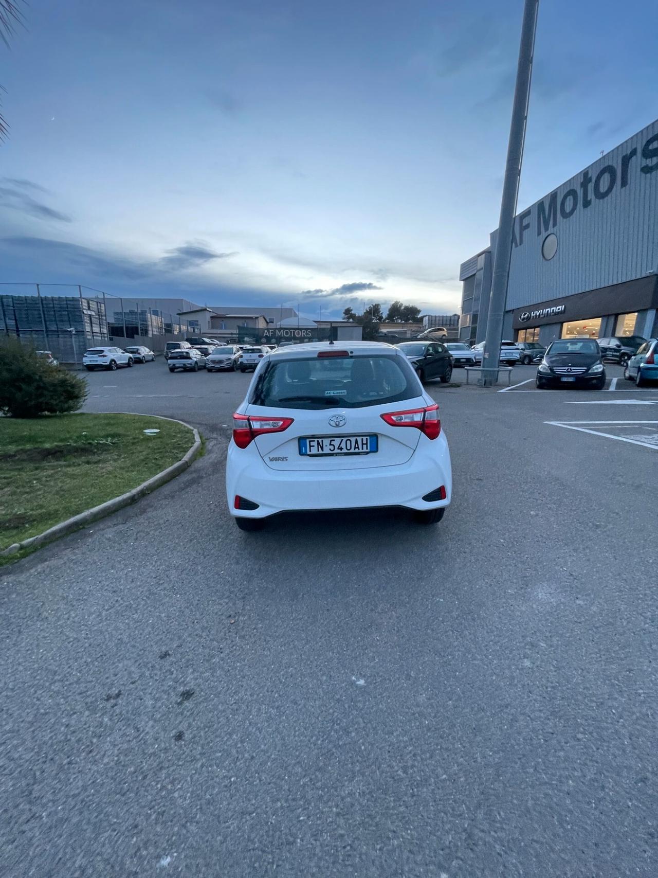 Toyota Yaris 1.0 5 porte Active