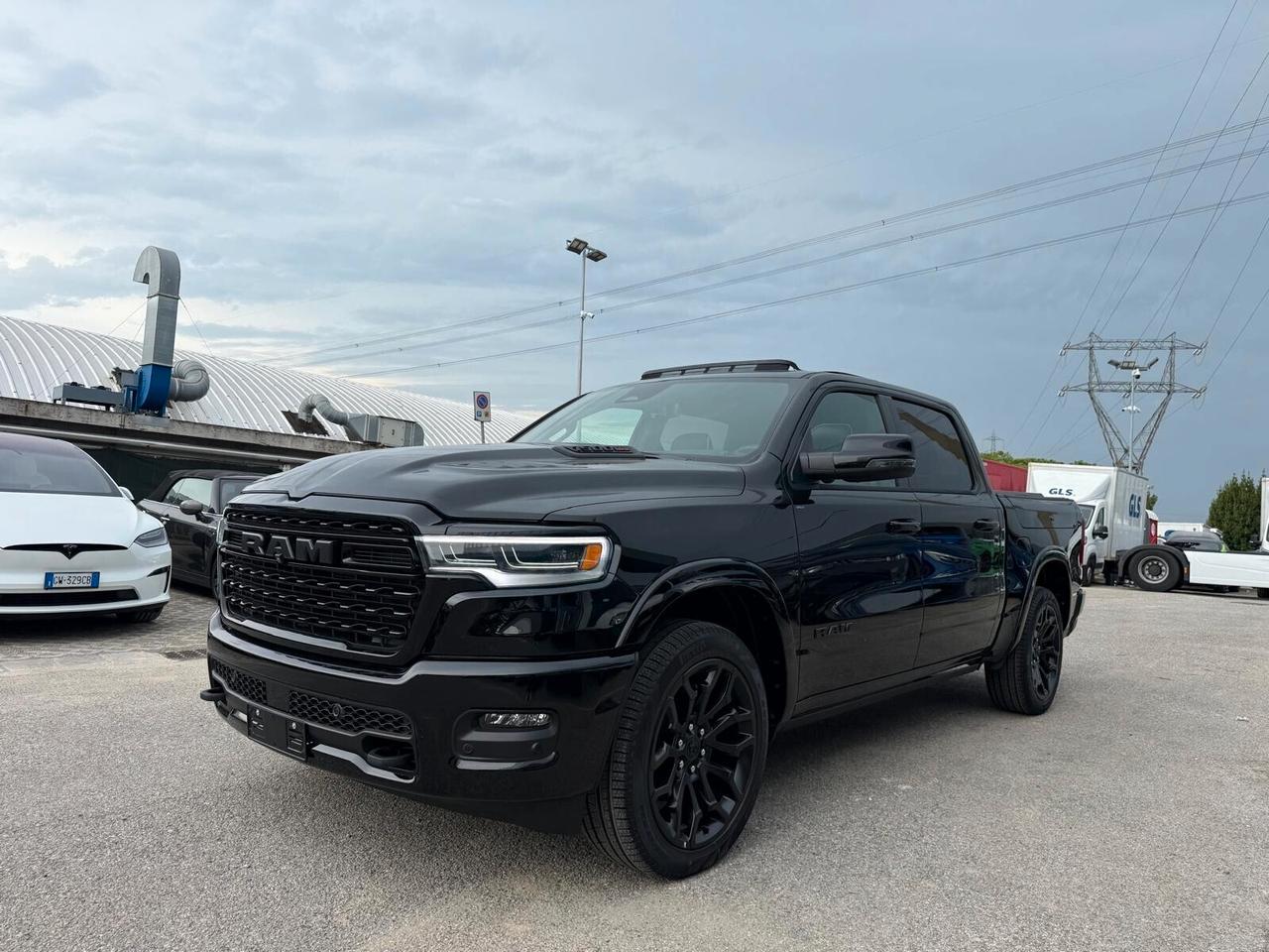Dodge RAM 1500 LIMITED NIGHT EDITION (prezzo escluso d'iva)
