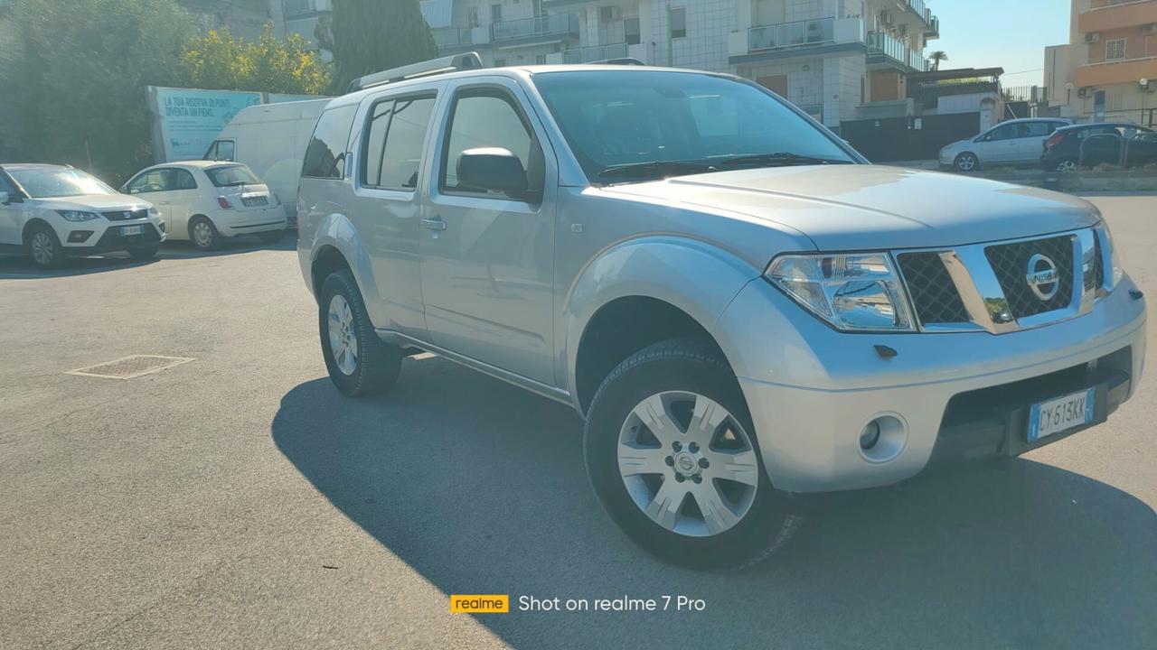 Nissan Pathfinder 2.5 dCi LE