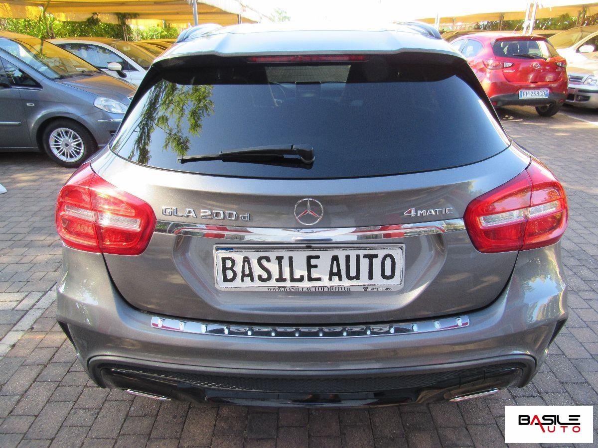MERCEDES GLA 200 AMG 4Matic premium