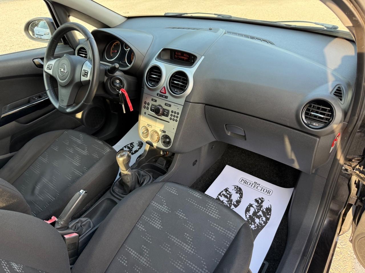 Opel Corsa 1.2 5 porte Club UNICO NEOPATENTATI