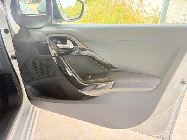 PEUGEOT 208 1.0 VTi 68 CV 5 porte OK NEOPATENTATI EURO 5B BENZ