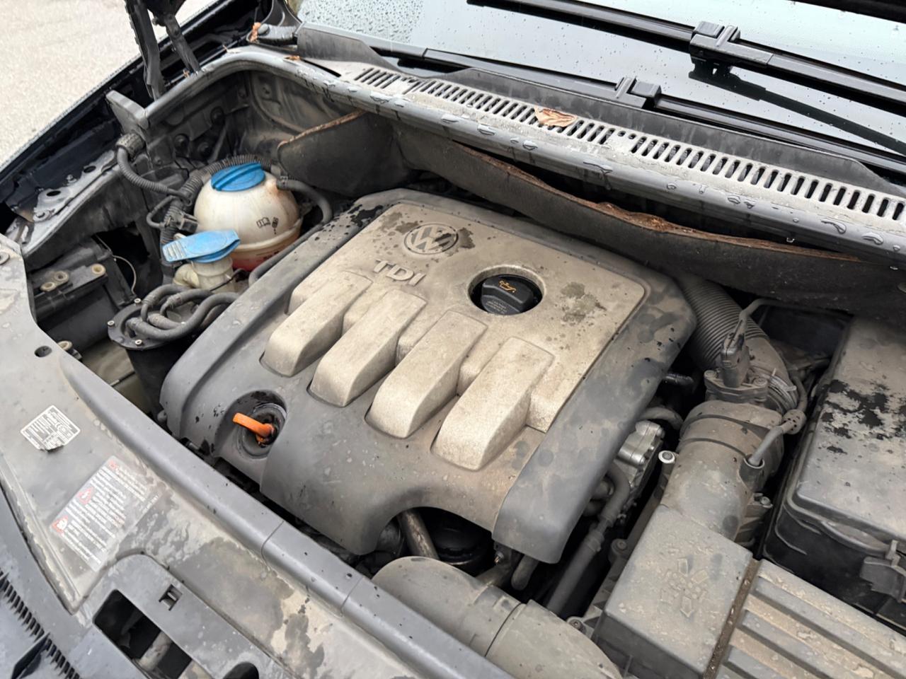 VW Touran 2.0 TDI 5-POSTI 6-MRCE FAMIGLIARE