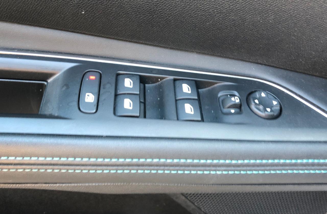 Peugeot 5008 PureTech Turbo 130 S&S EAT8 Allure Pack