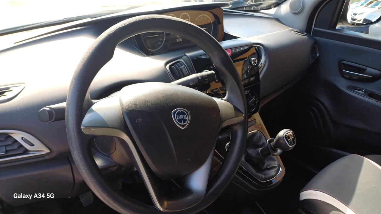 Lancia Ypsilon 85 CV 5 porte Metano Ecochic Gold