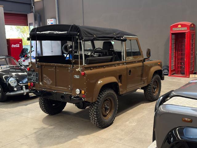 LAND ROVER Defender 90 diesel Soft-top