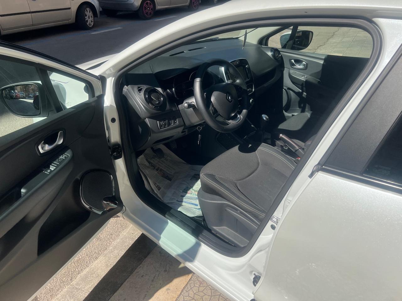 Renault Clio dCi 8V 75 CV 5 porte Moschino Life