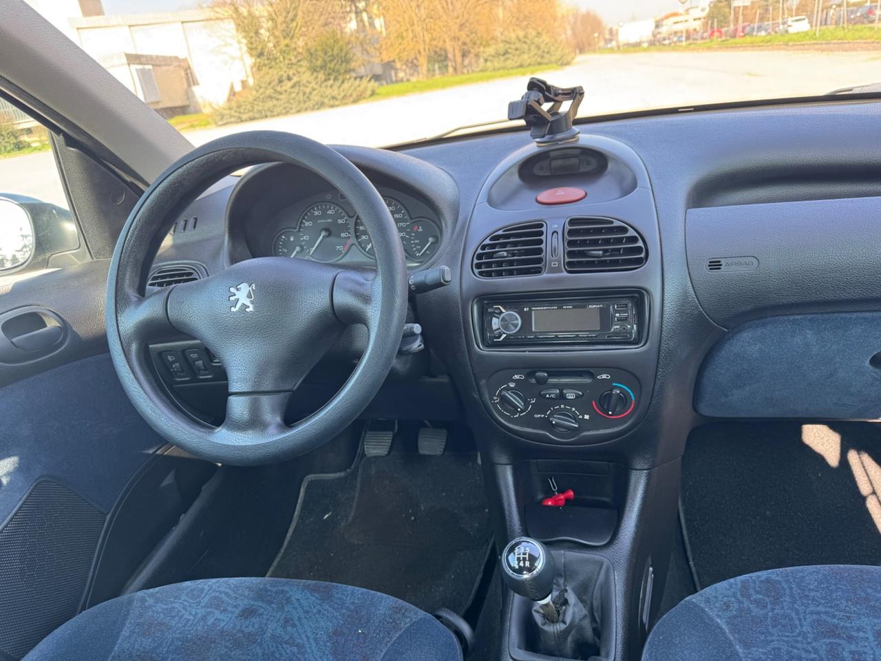 Peugeot 206 1.1 5p. XT