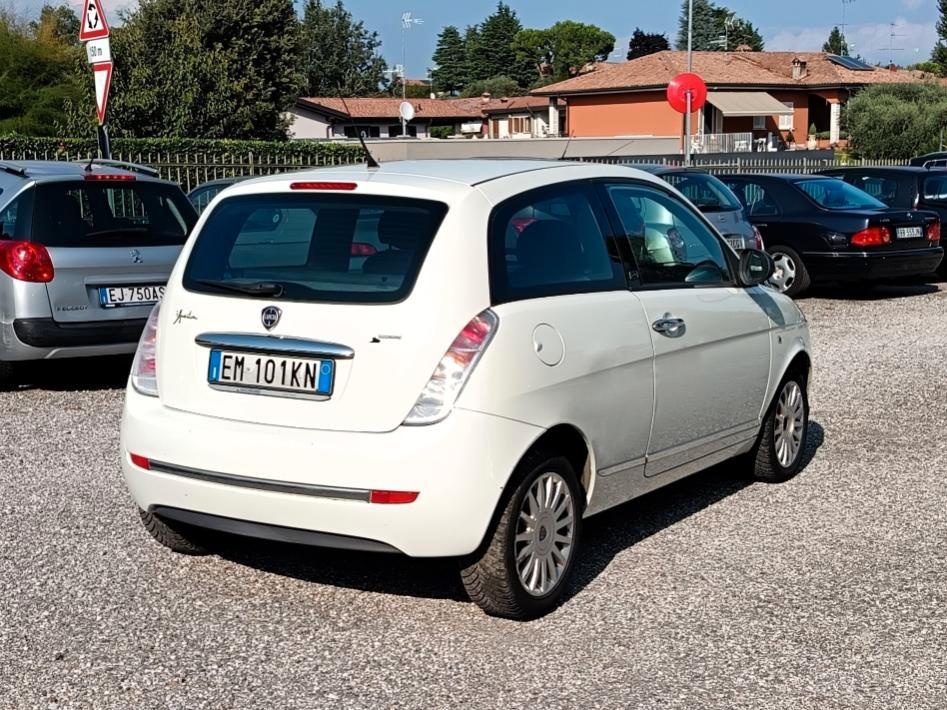 Lancia Ypsilon 1.2 UNYCA