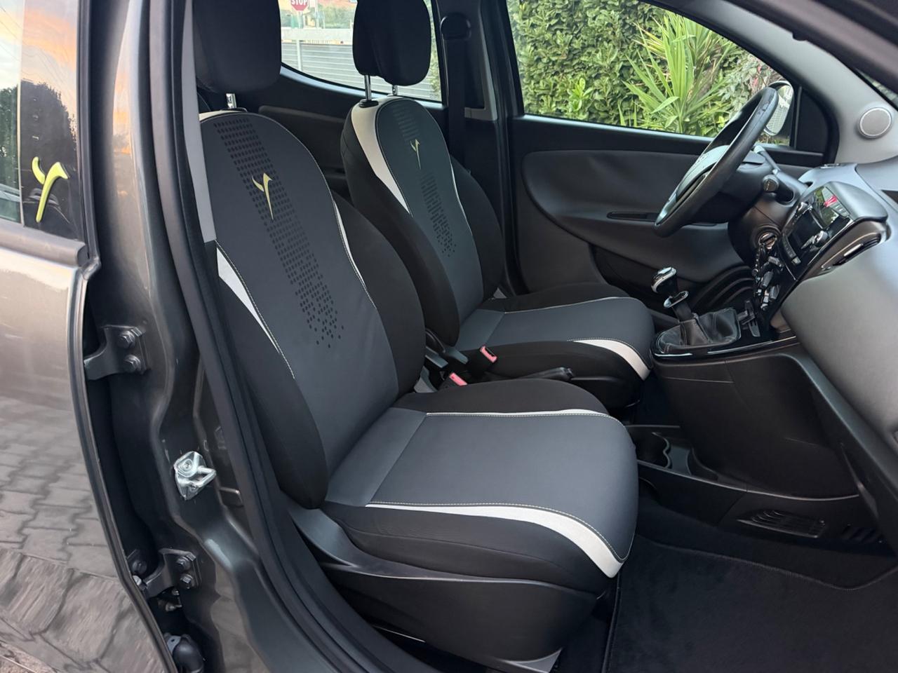 Lancia Ypsilon 0.9 TwinAir 85 CV Metano – 2014