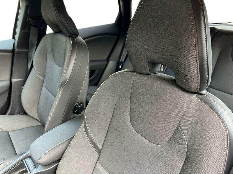 Volvo V40 Cross Country D2 Geartronic Cross Country Business Plus