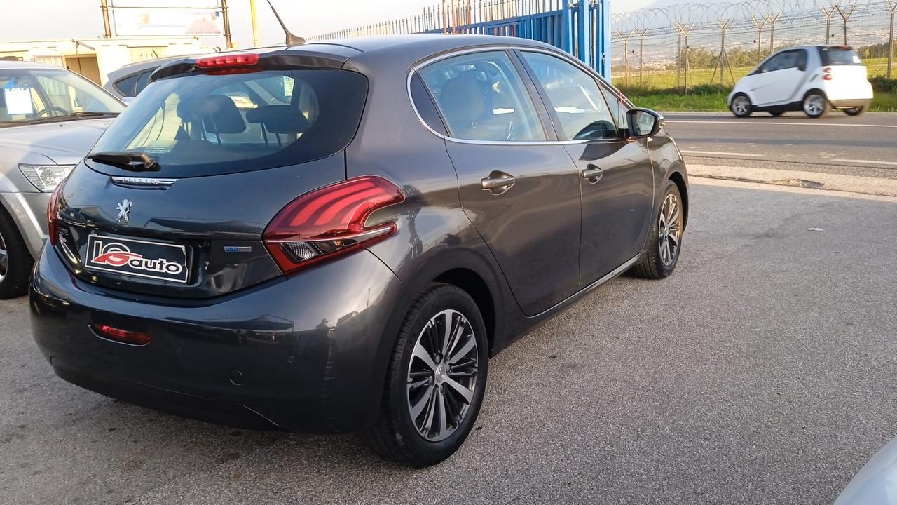 Peugeot 208 1.2 benzina neo patentati
