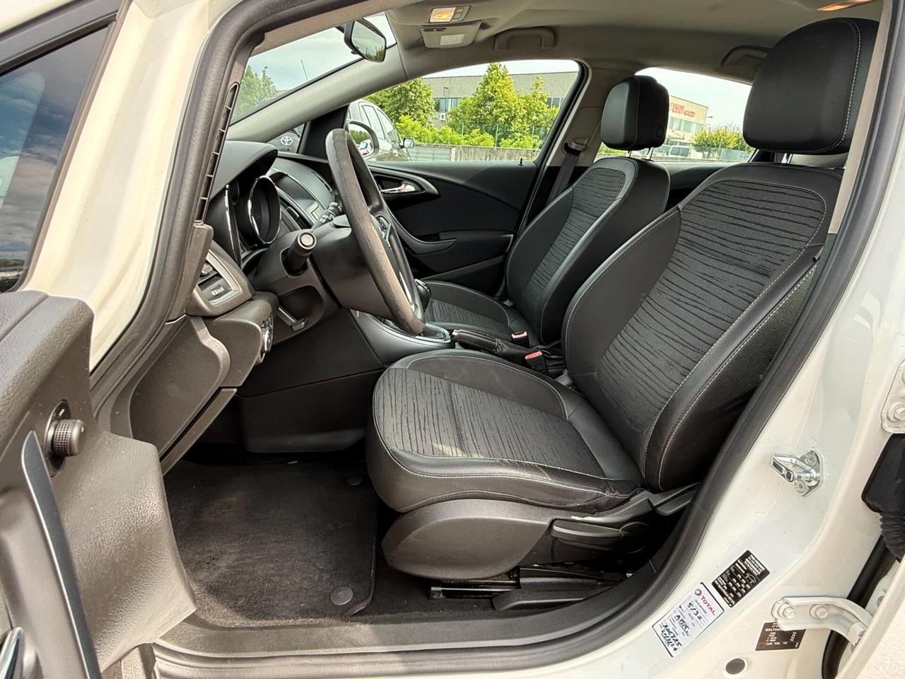 Opel Astra 1.4 100CV 4 porte Elective
