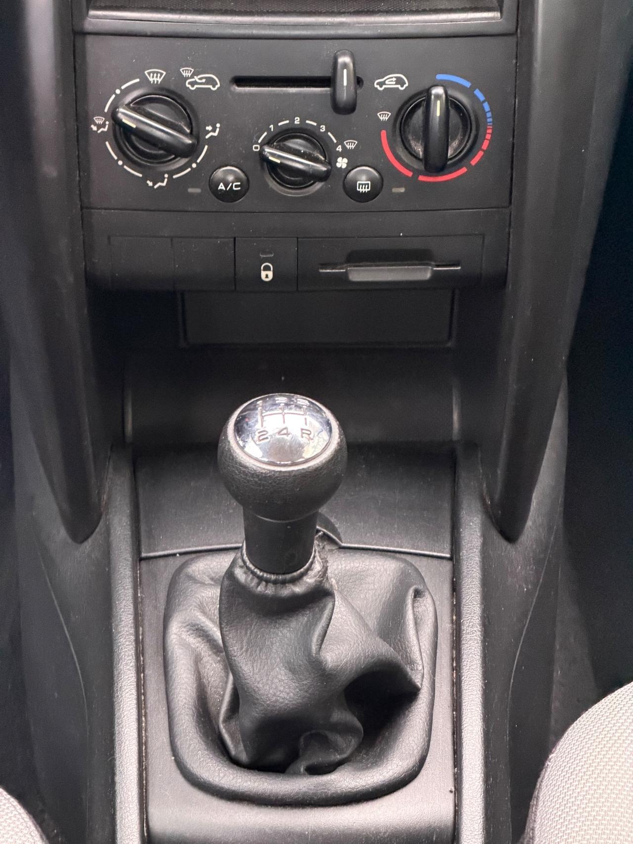 Peugeot 207 1.4 88CV 5p. X Line- NEOPATENTATI