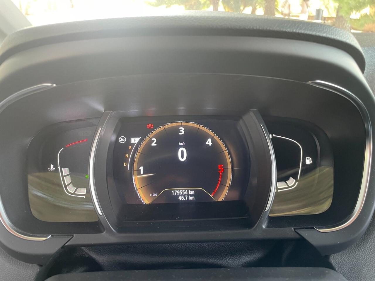 Renault Scenic dCi 8V 110 CV EDC Intens