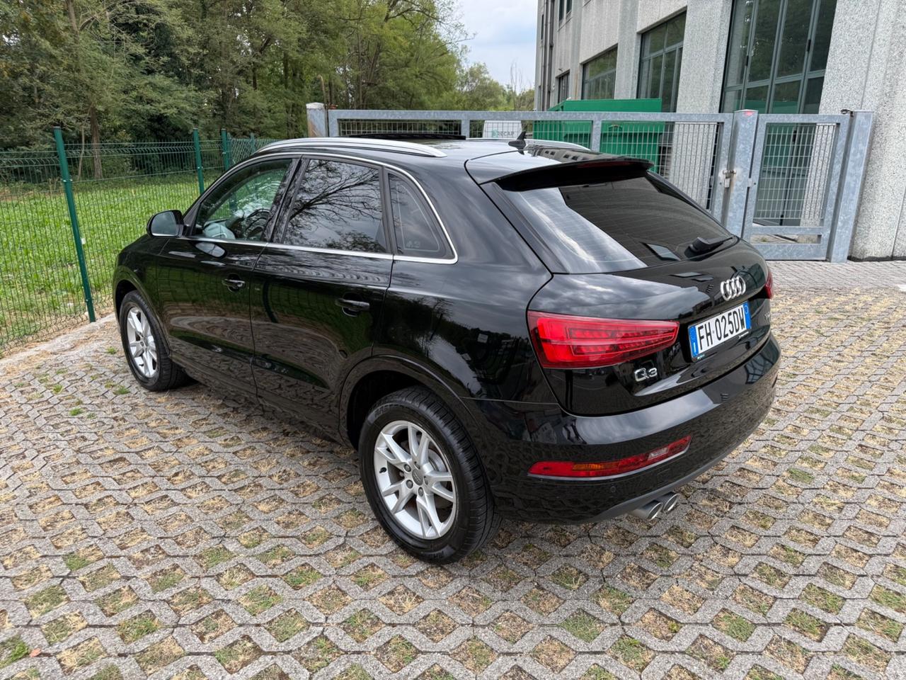 Audi Q3 2.0 TDI 120 CV S tronic Panorama*Cerchi*Led*Pec