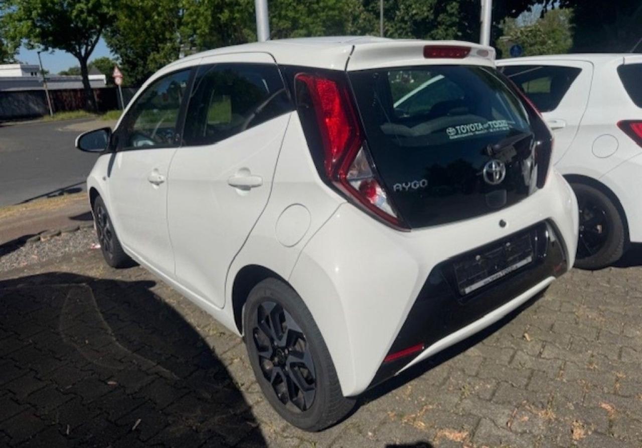 Toyota Aygo 1.0 VVT-i 72 CV 5 porte x-play Manuale