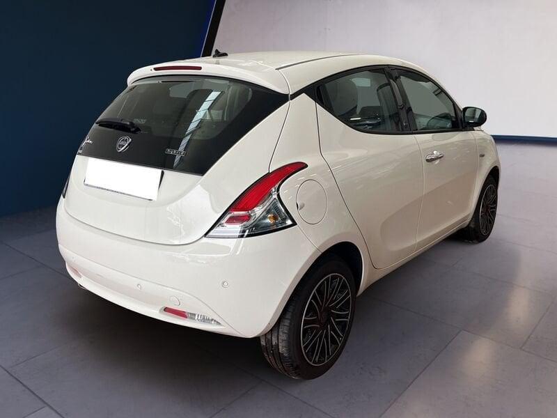 Lancia Ypsilon III 2015 1.0 hybrid Gold s&s 70cv