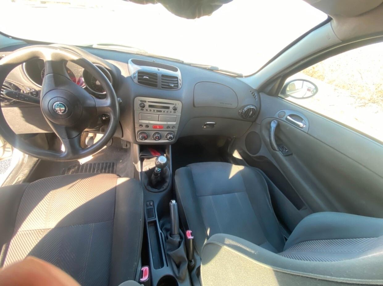 Alfa Romeo 147 1.9 JTD (115 CV) cat 3p. Distinctive
