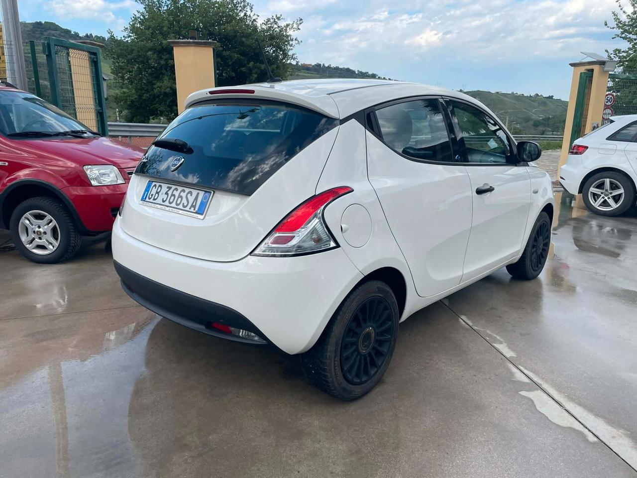 Lancia Ypsilon 1.2 69 CV 5 porte GPL Ecochic Silver