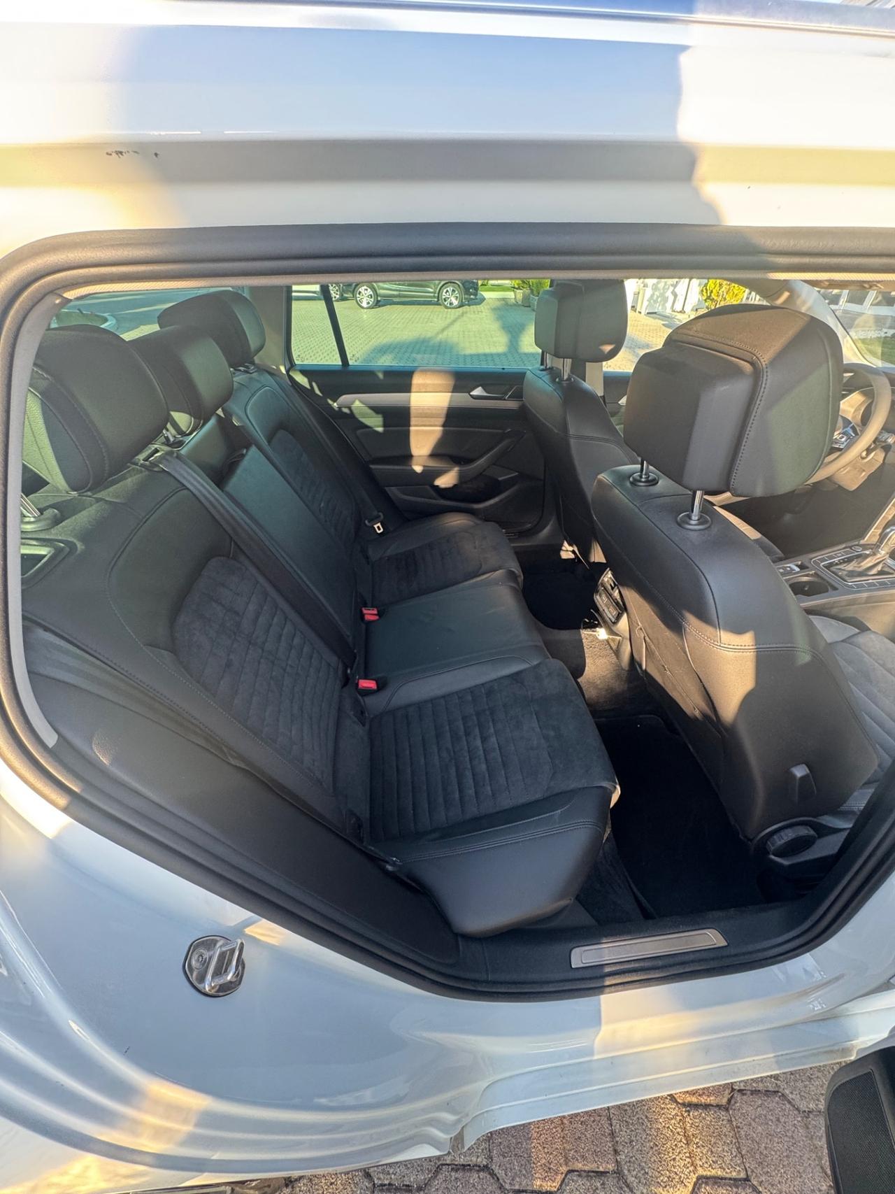 Volkswagen Passat Variant 2.0 TDI 190 CV DSG Highline BlueMotion Tech.