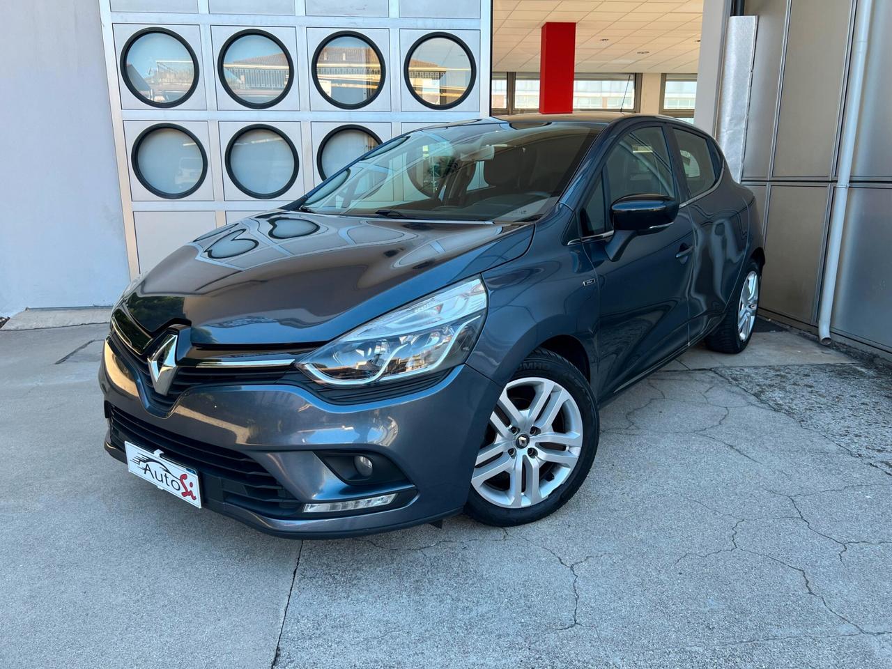 Renault Clio dCi 8V 75 CV 5 porte Moschino Life