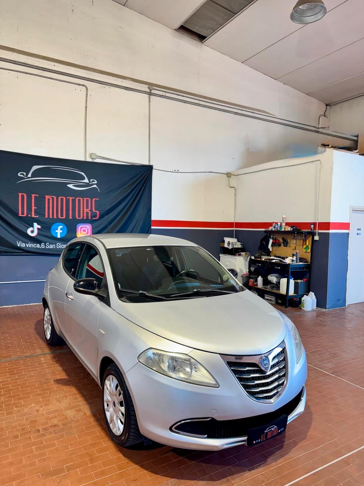 Lancia Ypsilon 1.2 69 CV 5 porte Platinum