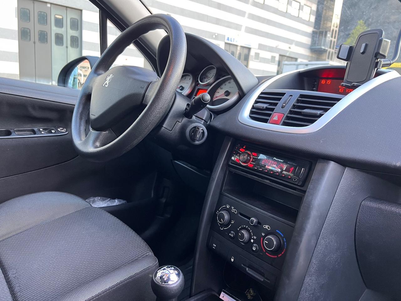 Peugeot 207 1.4 8V 75CV 5p. PERFETTA X NEOPATENTATI