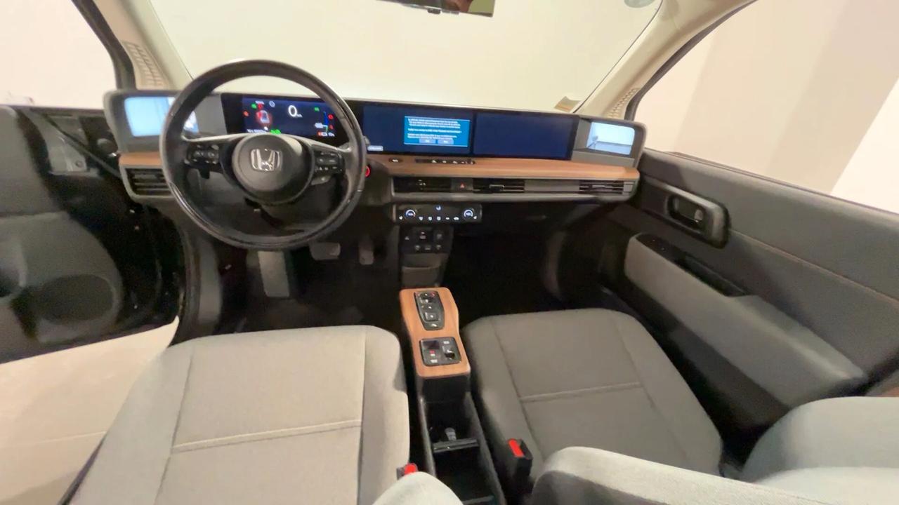 Honda e Advance 17