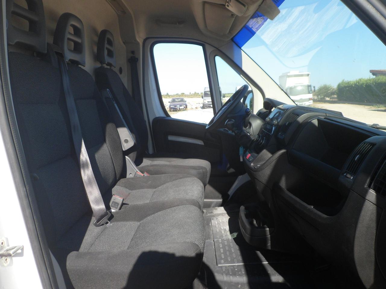 Fiat Ducato furgone medio alto