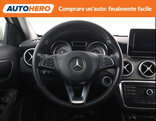 MERCEDES-BENZ GLA 180 d Business