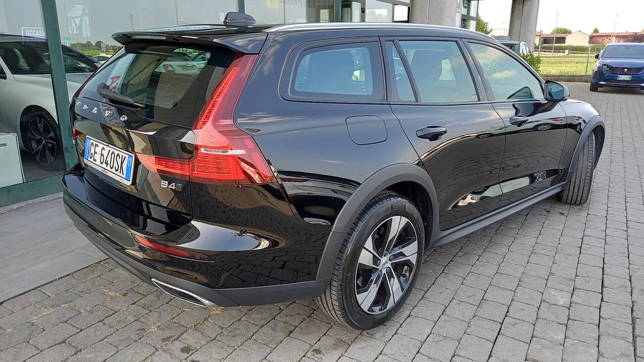 Volvo V60 Cross Country V60 Cross Country B4 (d) AWD Geartronic Business Pro