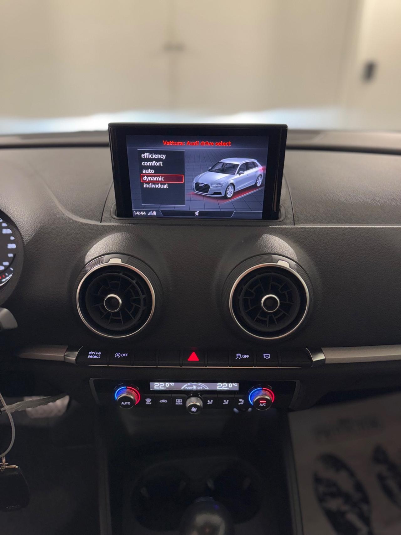 Audi A3 SPB 35 TDI S tronic Admired Identity Black