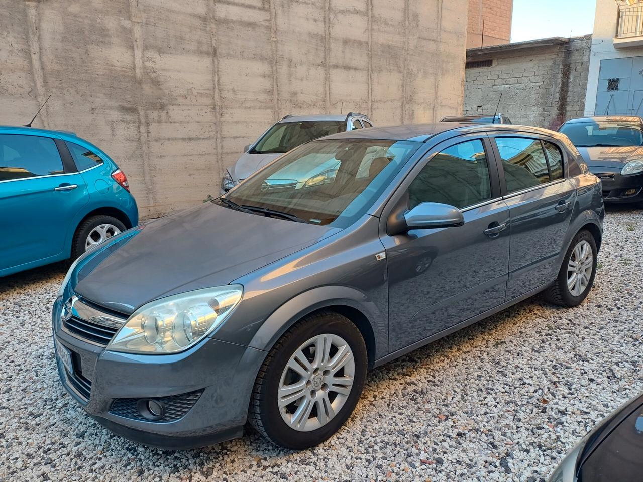 Opel Astra 1.7 CDTI 110CV 5 porte Cosmo