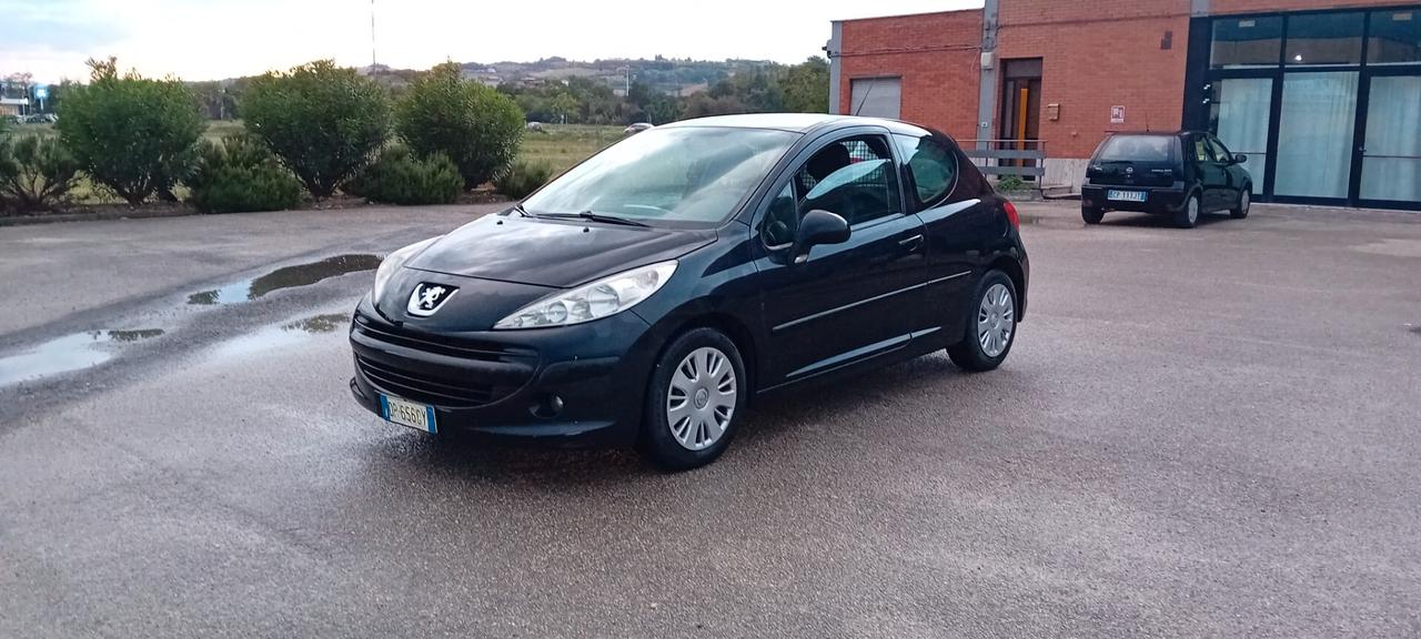 Peugeot 207 1.4 8valvole metano vann