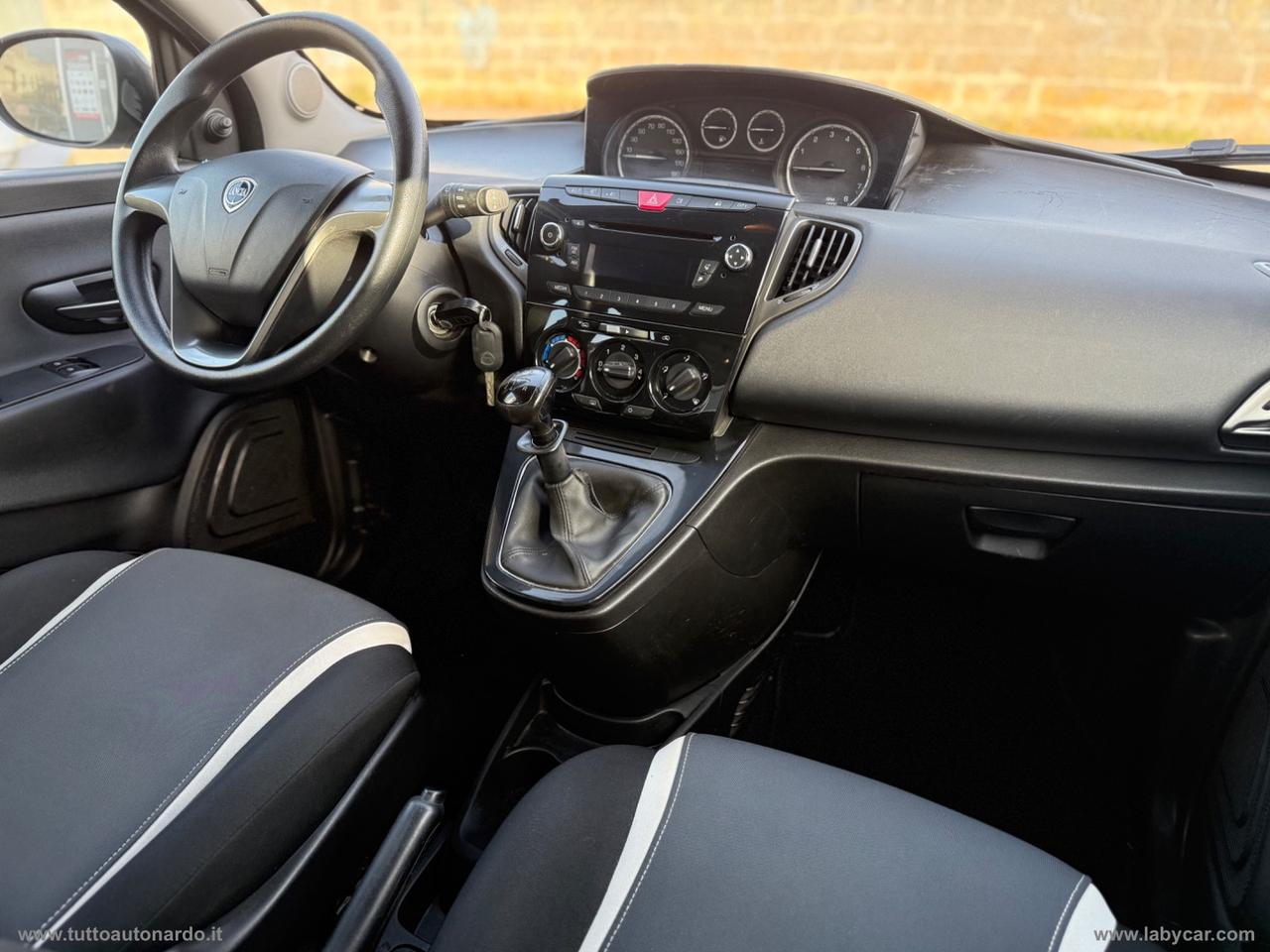 LANCIA Ypsilon 1.2 69 CV 5p. Platinum