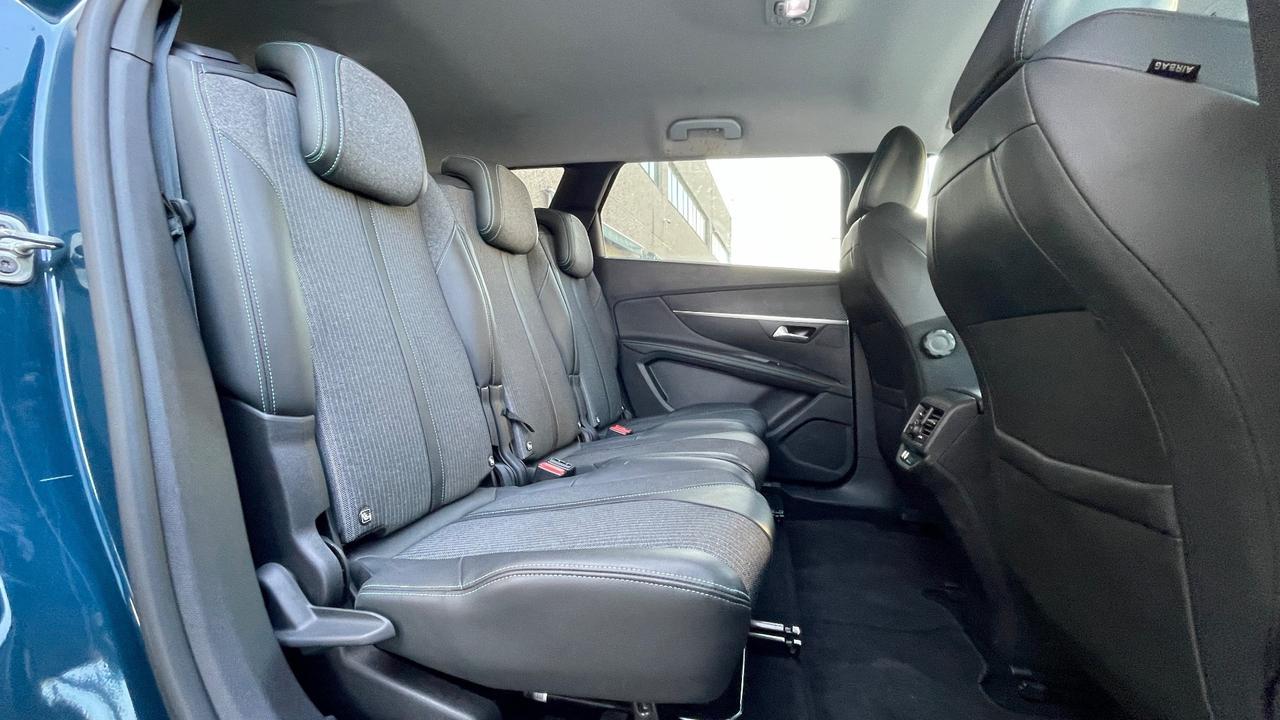 PEUGEOT 5008 1.5 ALLURE 131CV - SETTE POSTI, FULL LED, NEOPATENTATI