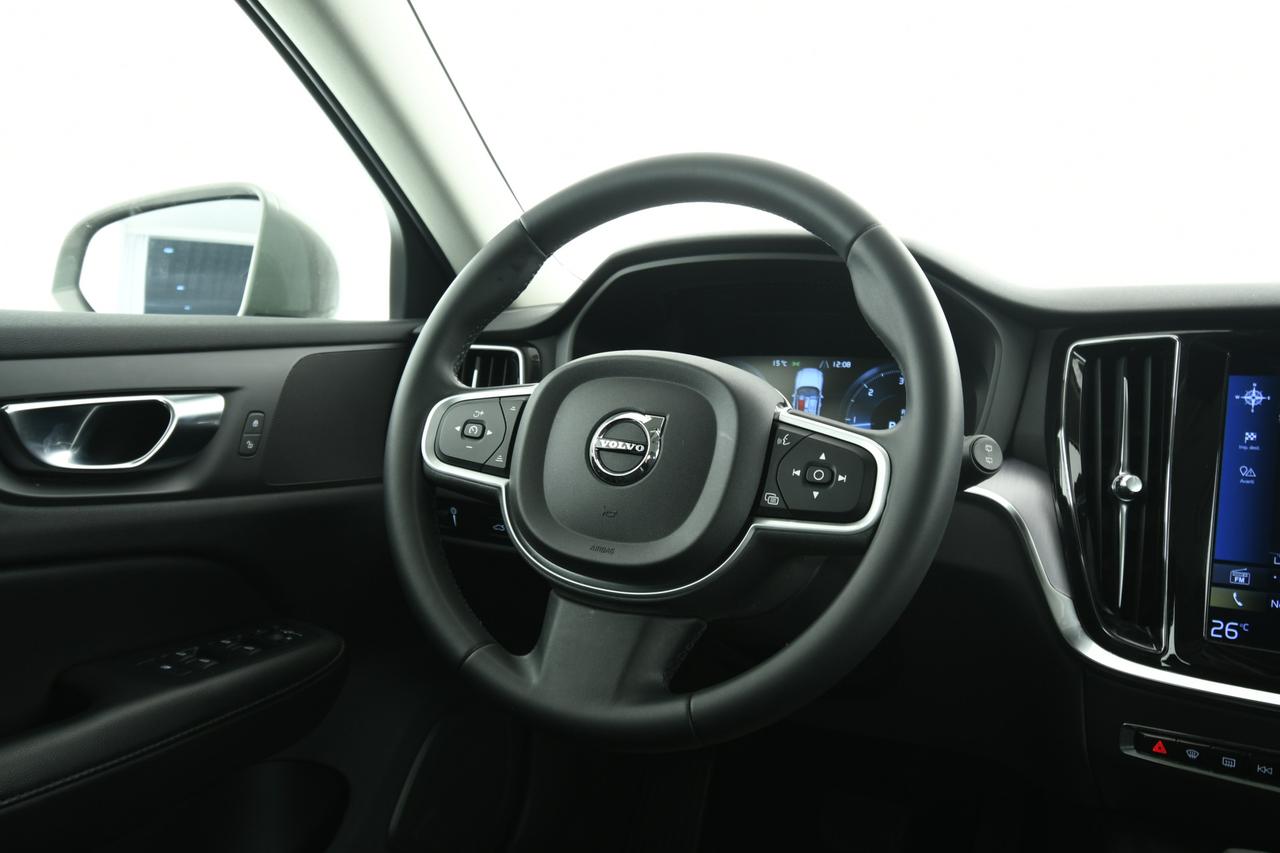 VOLVO V60 2.0 b4 Momentum Business auto NEOPATENTATI+C17"
